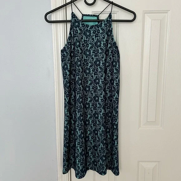 Lot of 3 Cute, Timeless Dresses for Formal, Casual Wear - Picture 7 of 15
